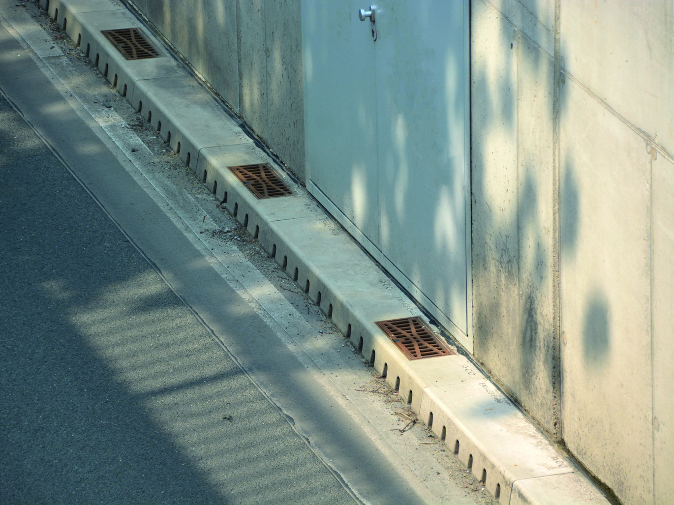 Gorsel-ACO-Urunler-ACO-KerbDrain-Tunnel-Box5