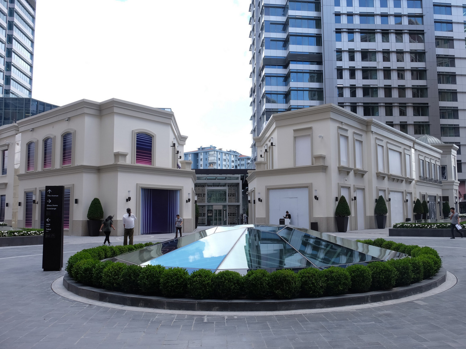 15 IST EMAAR 06